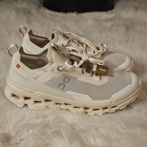 NWOB- WOMEN’S ON CLOUD 2 'DEW MOON' RUNNING SHOE.